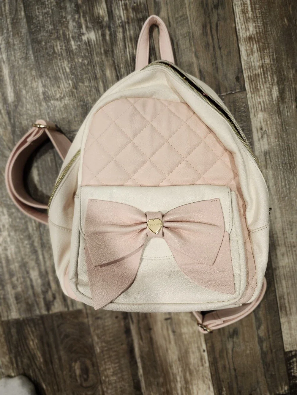 Betsey Johnson Blush Pink Bow Mini Backpack Purse Quilted Faux LeatherFeminine - Picture 3 of 7